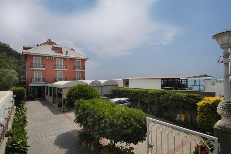Hotel Lido Deiva Marina Buitenkant foto