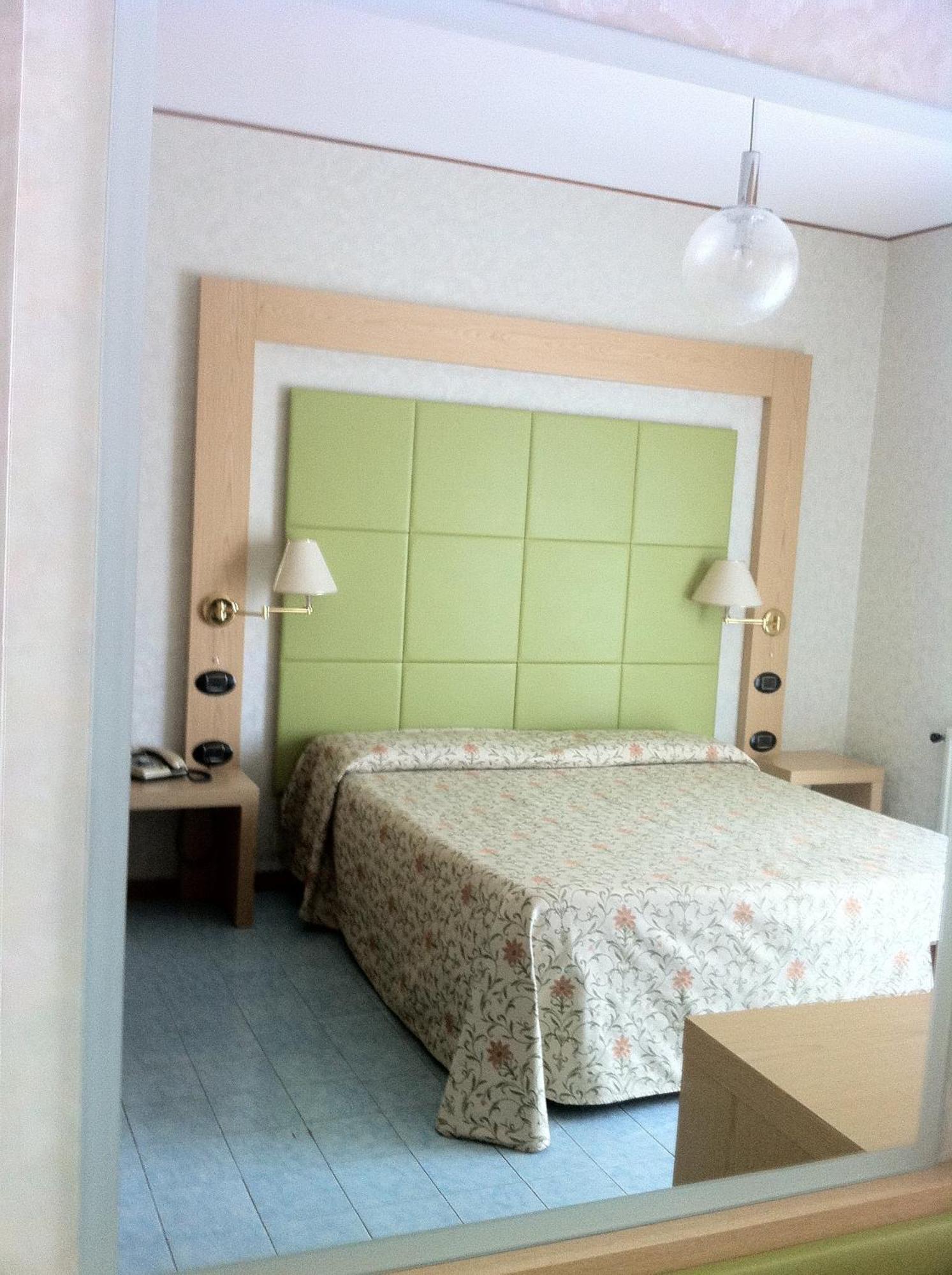 Hotel Lido Deiva Marina Buitenkant foto