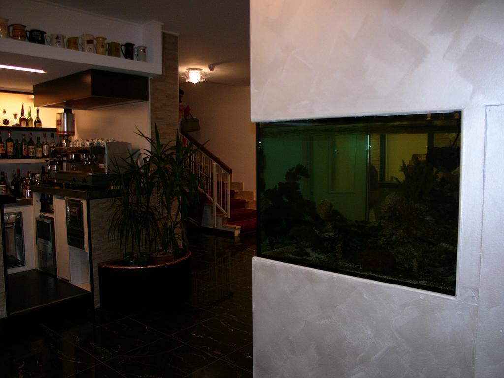Hotel Lido Deiva Marina Buitenkant foto